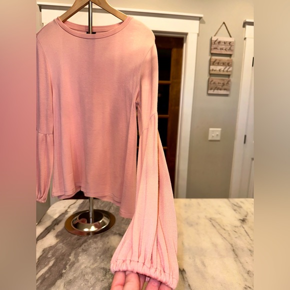 Bobeau Pink Elastic Sleeve Boho Top Size Large - Picture 3 of 6